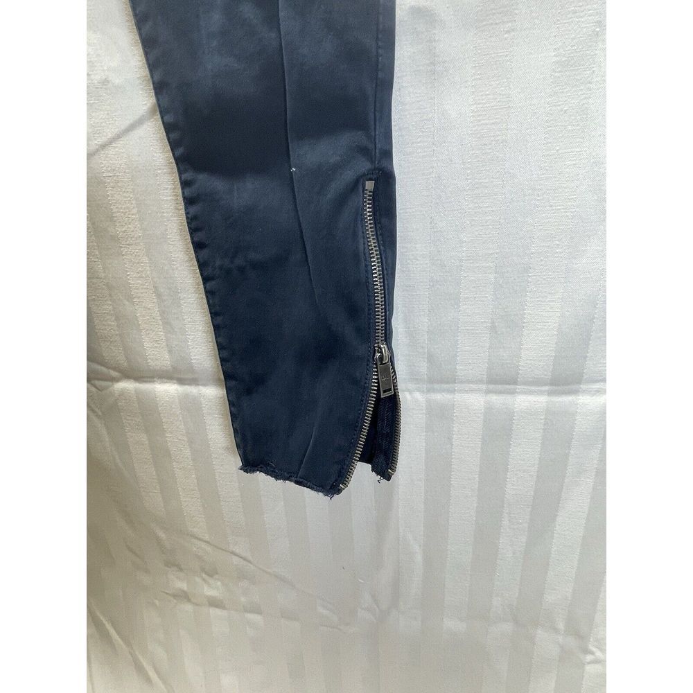 DL1961 WOMANS JEANS FLORENCE SIZE 26 ZIP BOTTOM - Picture 3 of 4